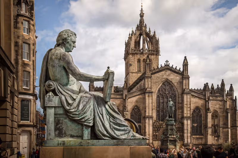 Edinburgh Castle & Royal Mile Guided Walking Tour